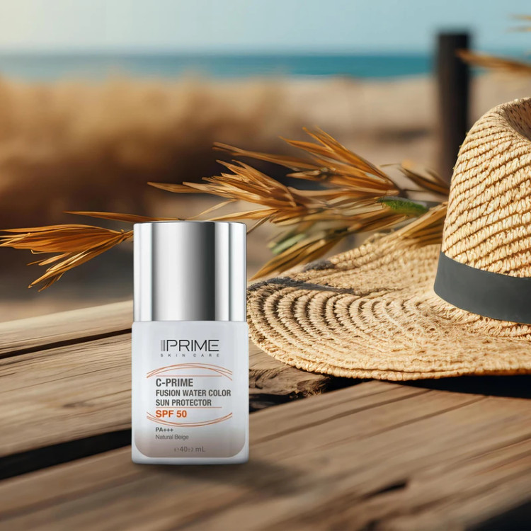فلوئید ضد آفتاب رنگی پرایم، SPF 50، مدل فیوژن واتر، مناسب انواع پوست با تنالیته روشن و حجم 40 میلی لیتر، محافظتکننده در برابر اشعههای PA++++ ،UVA ،UVB، دارای فرمولاسیون فاقد چربی، ویتامین سی و آنتی اکسیدان، با ماندگاری 4 ساعته